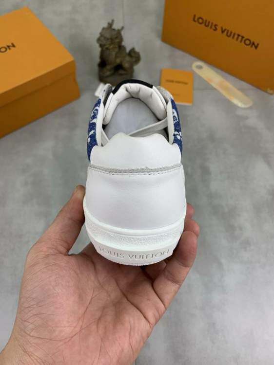 Picture of Louis Vuitton Shoes _SKULVsz38-44mnf100415456